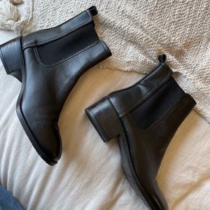 Kenneth Cole black Chelsea boot